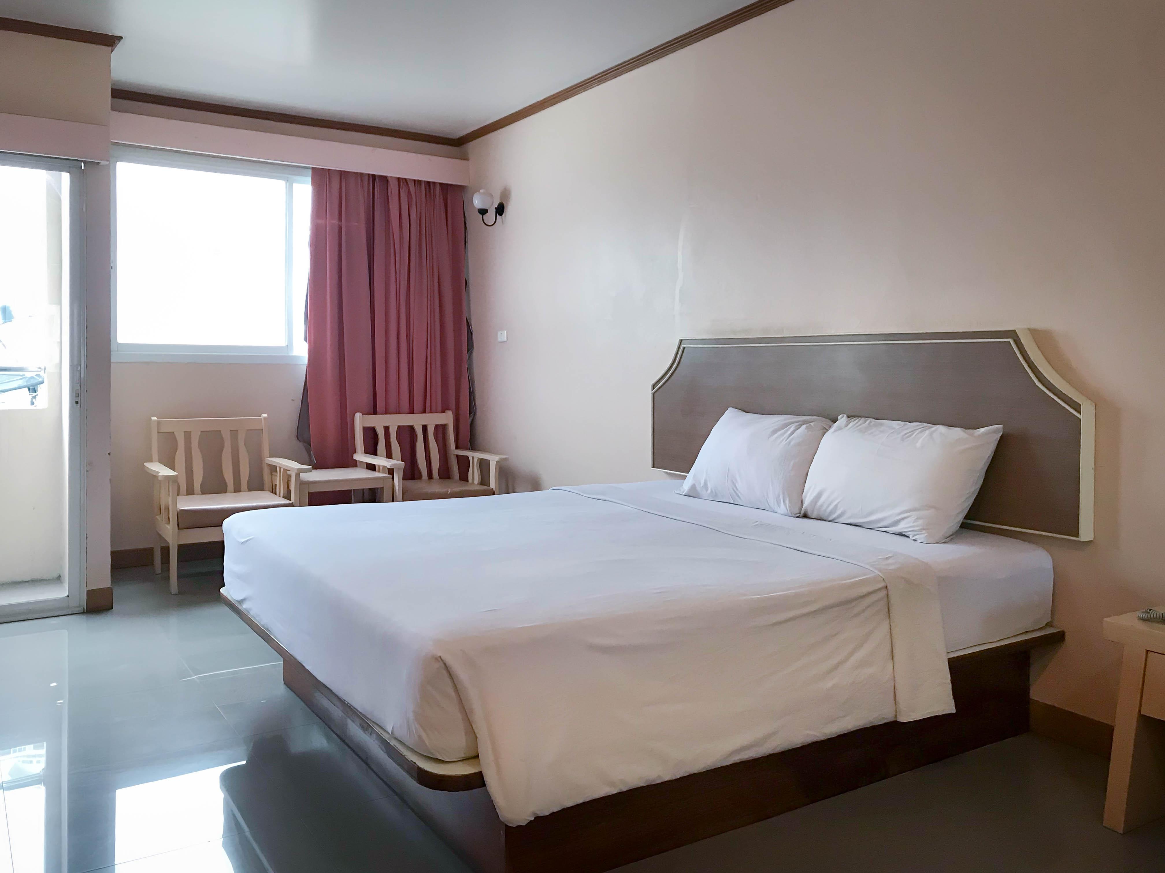 J TWO S Pratunam Hotel Bangkok Bagian luar foto