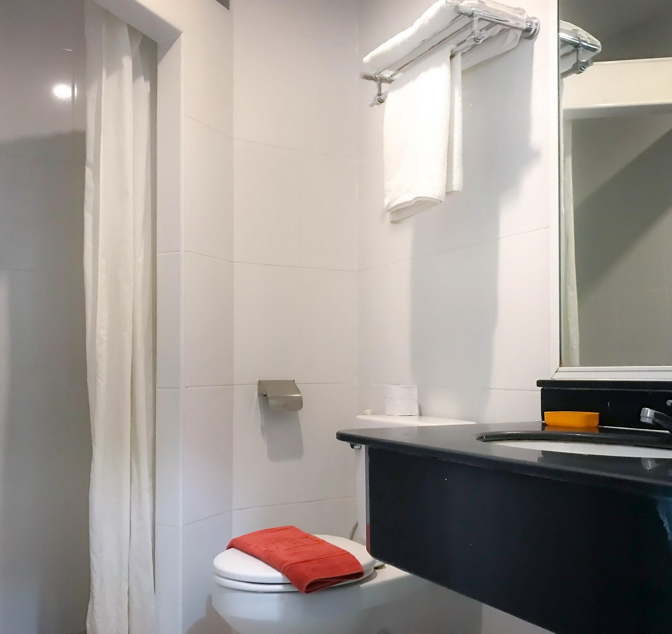 J TWO S Pratunam Hotel Bangkok Bagian luar foto